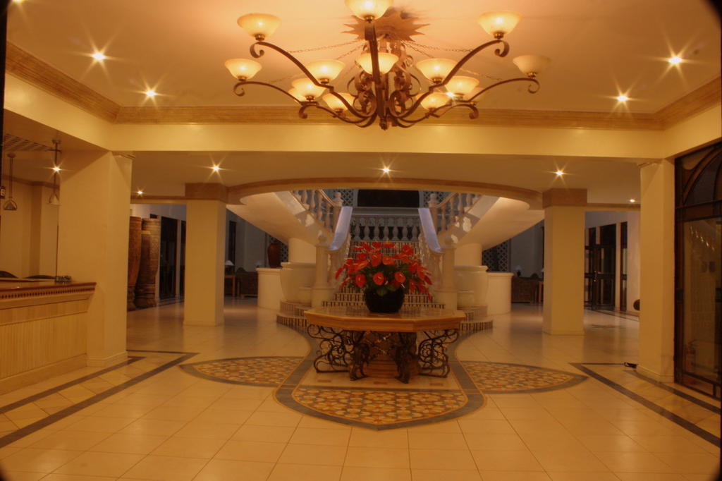 Club Morocco Resort And Country Club Subic Εξωτερικό φωτογραφία