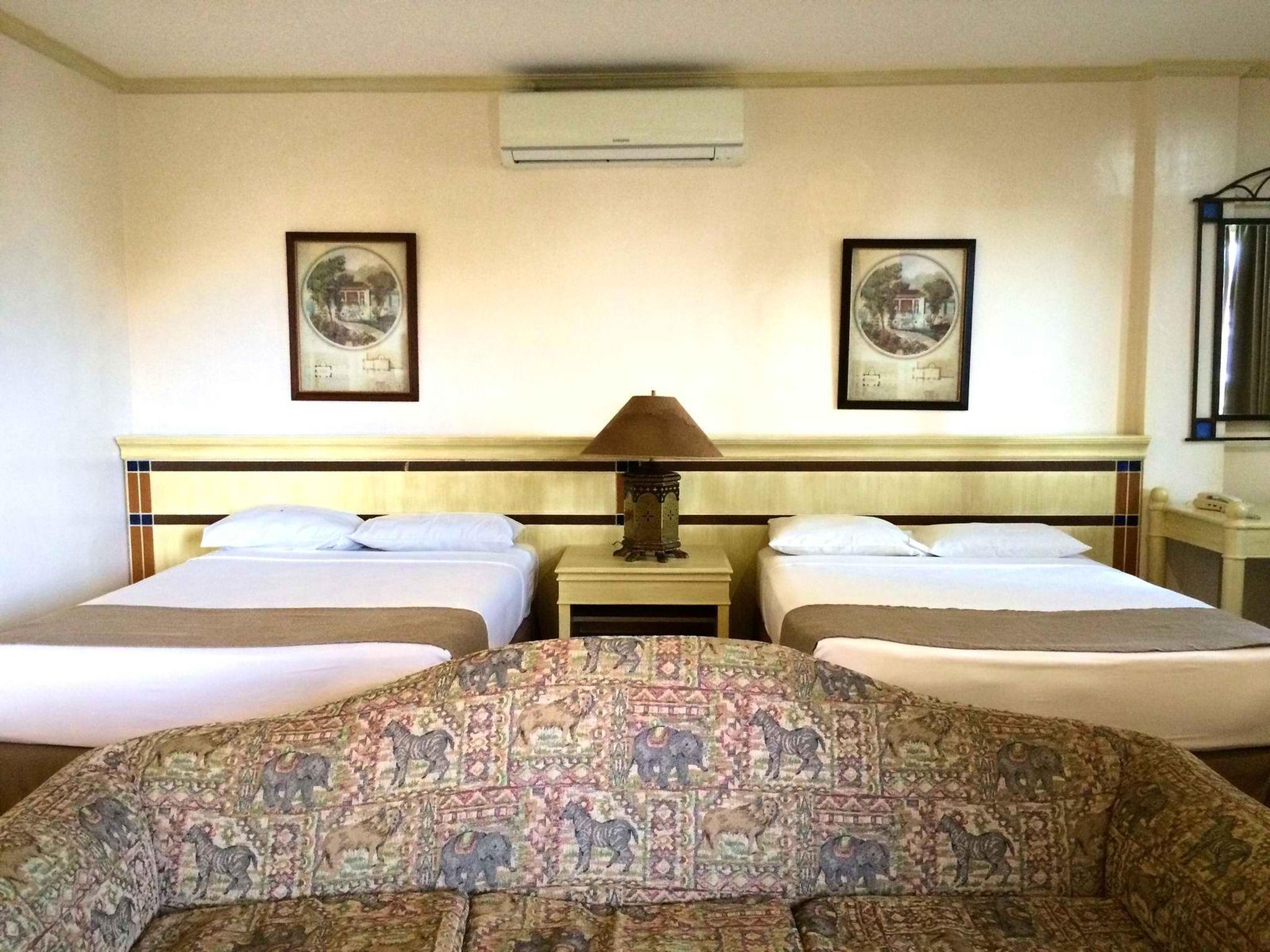 Club Morocco Resort And Country Club Subic Εξωτερικό φωτογραφία