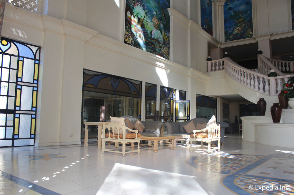Club Morocco Resort And Country Club Subic Εξωτερικό φωτογραφία