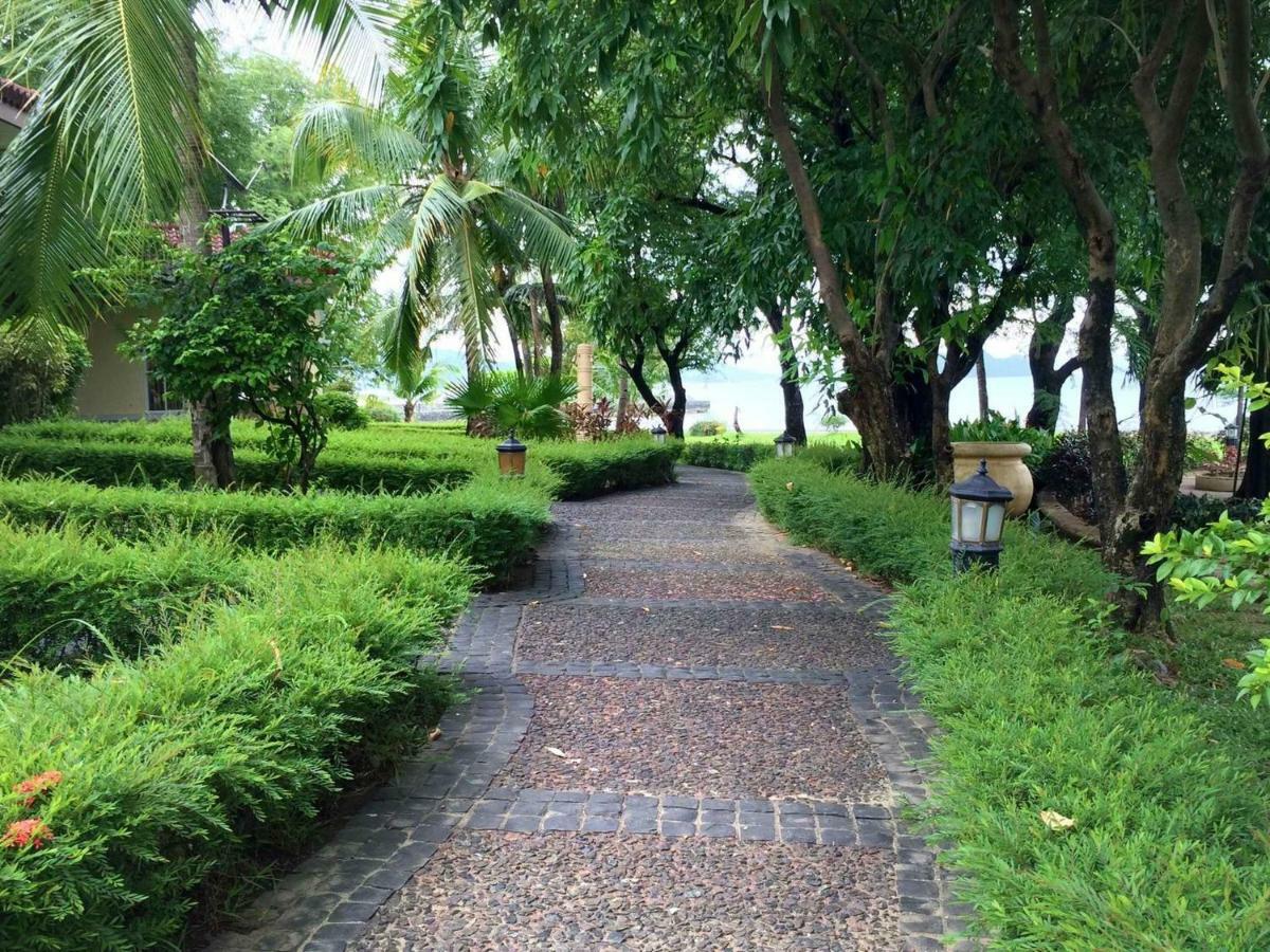 Club Morocco Resort And Country Club Subic Εξωτερικό φωτογραφία