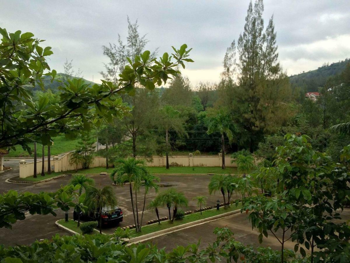 Club Morocco Resort And Country Club Subic Εξωτερικό φωτογραφία